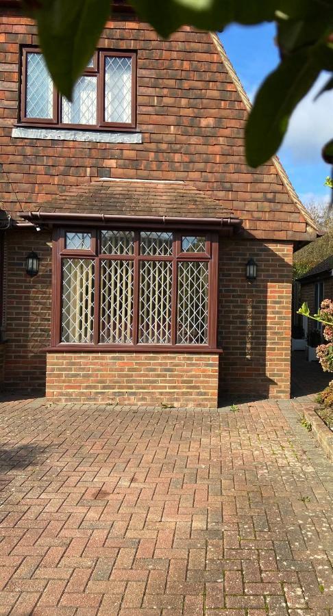 Beautiful Bexhill Cottage With Garden 3 Mins Walk To Beach Exterior photo